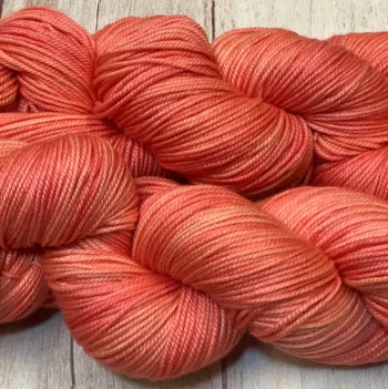living-coral-silky-sport
